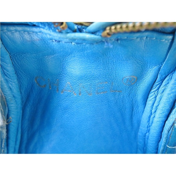 CHANEL Blue and White Crossbody Bag - Picture 8 of 10